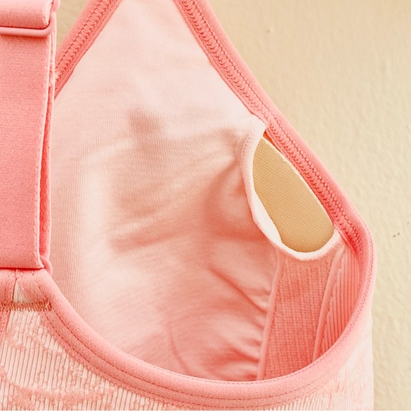 NWT: UNDER ARMOUR | Pink Padded Support Bras Size Medium - Picture 5 of 9